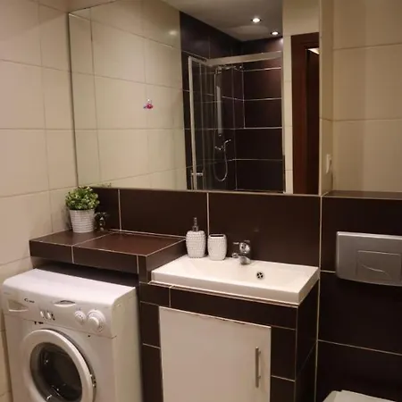 Samand アパート ワルシャワ