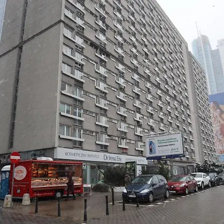 Samand * ワルシャワ