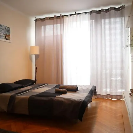 Samand アパート ワルシャワ